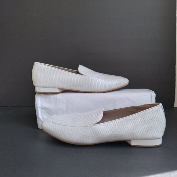 Donald Pliner 'Honey' White Leather Honeycomb Textured Loafers Sz 8M - Picture 4 of 9